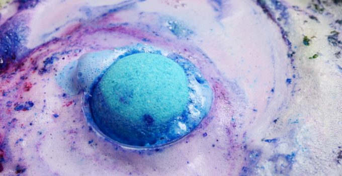 How to Make Bath Bombs (Simple Recipe)