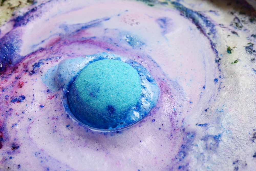 How to Make Bath Bombs (Simple Recipe)